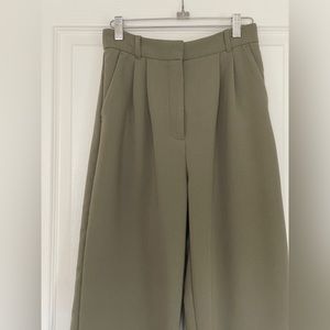 Like New Abercrombie & Fitch Sloane Tailored Pant